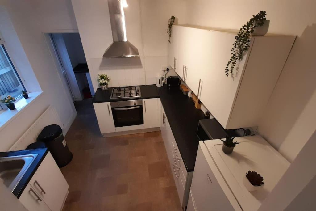 Spacious 4 Bedroom, Free Netflix, Central Location Cardiff Exterior foto