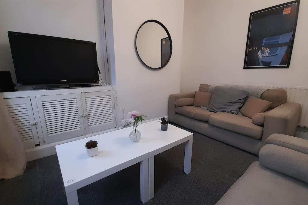 Spacious 4 Bedroom, Free Netflix, Central Location Cardiff Exterior foto