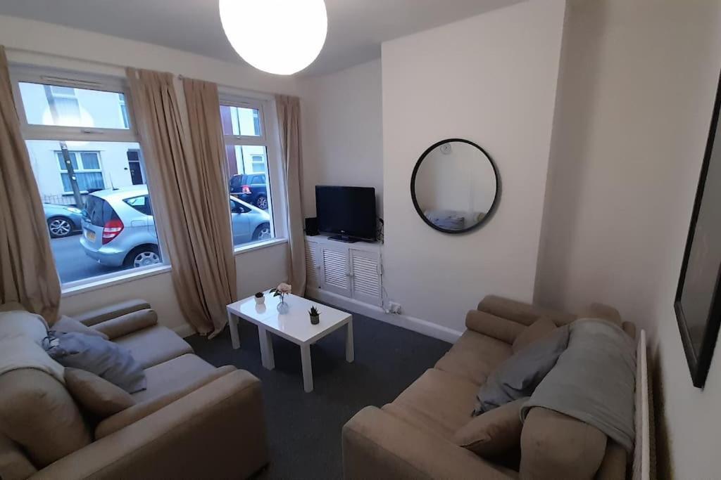 Spacious 4 Bedroom, Free Netflix, Central Location Cardiff Exterior foto