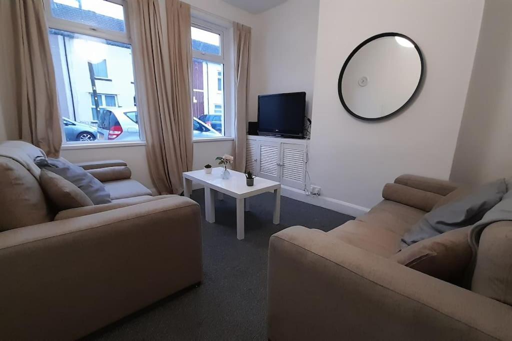 Spacious 4 Bedroom, Free Netflix, Central Location Cardiff Exterior foto